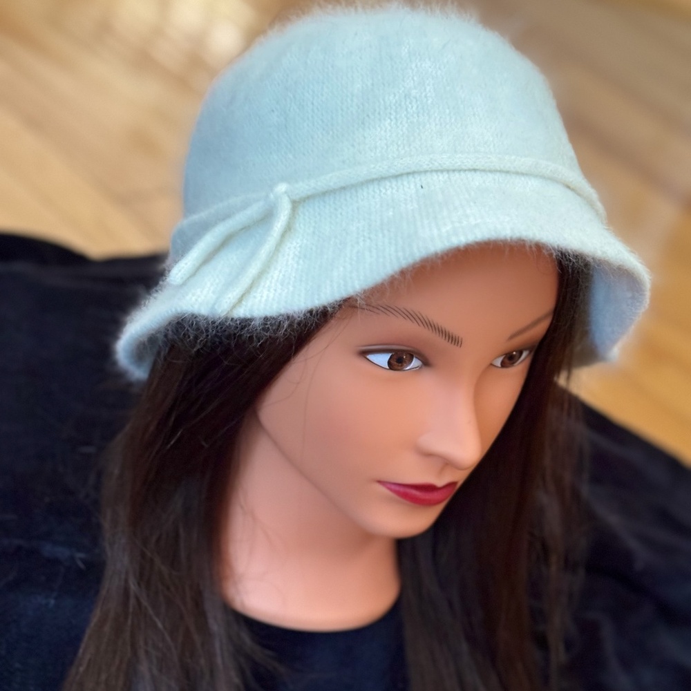 Fuzzy light gray hat for women